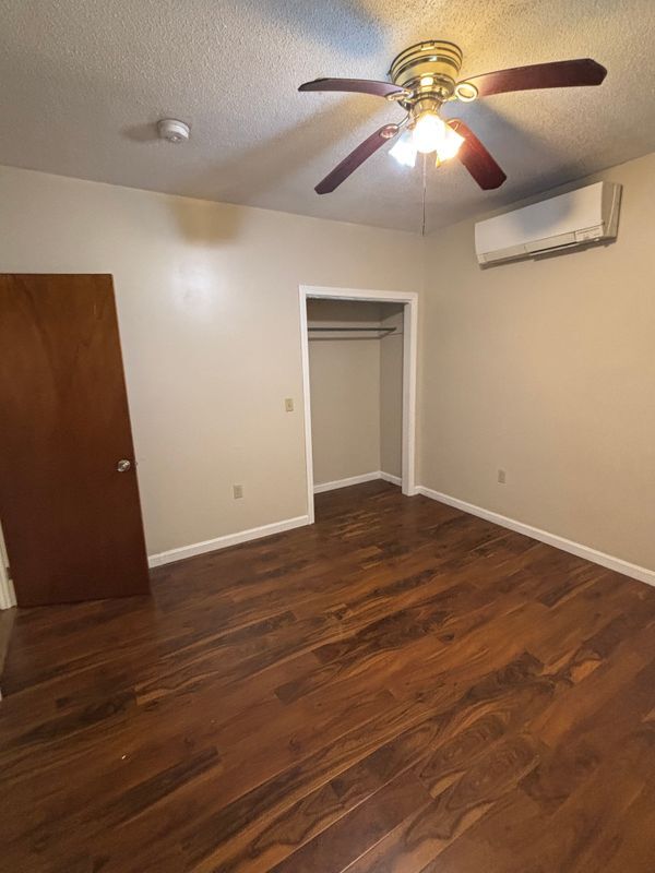 Foto del edificio - 74 Boston Post Rd