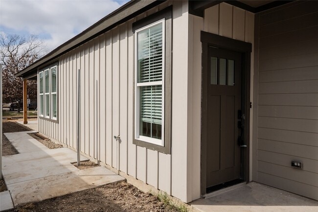 Foto del edificio - 380 N Dallas St