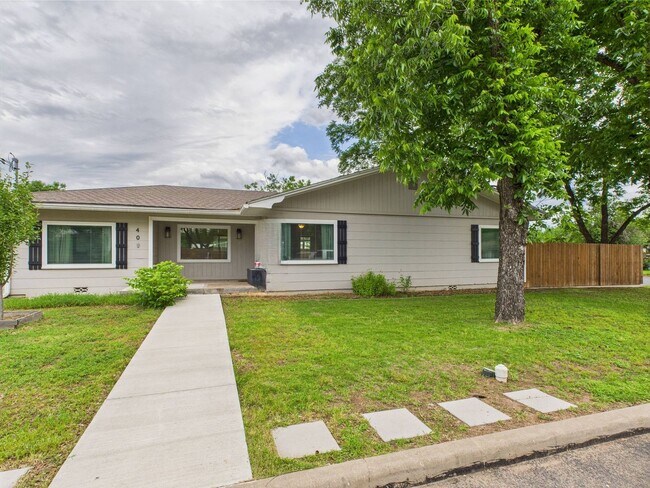Foto del edificio - Charming 3-Bedroom Retreat with 2 Full Baths in the Heart of Fredericksburg!