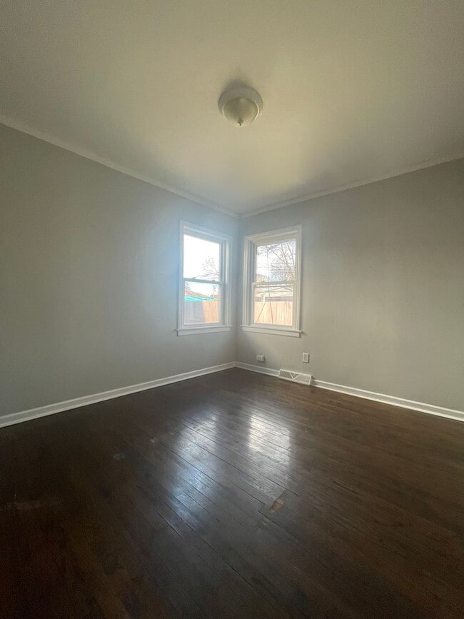 Foto del edificio - Beautiful and spacious 4 Bedroom 2 Bath House in Calumet City, IL MUST SEE