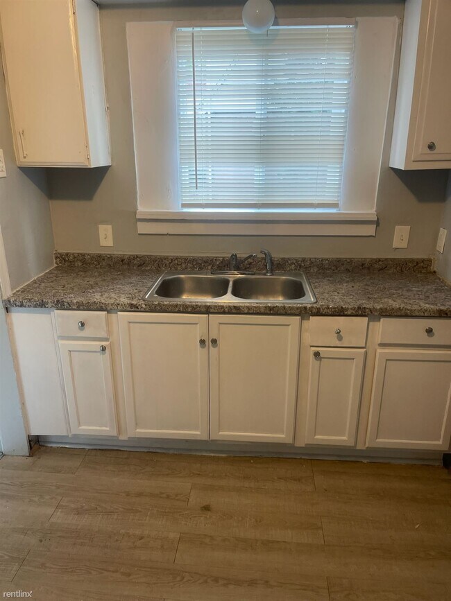 Foto del edificio - 3 br, 1.5 bath House - 12925 Ashton Rd