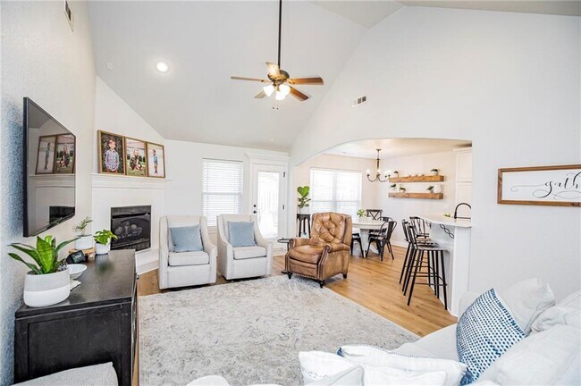 Building Photo - 6517 W Hearth Bay