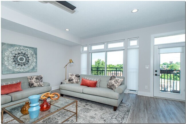 Foto del edificio - 2269 W 19th St