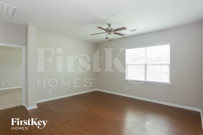 Building Photo - 133 Kingsway Dr