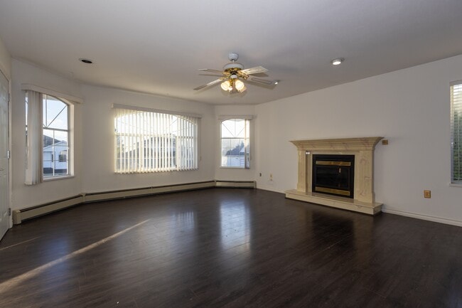 Building Photo - 3217 Mallard St