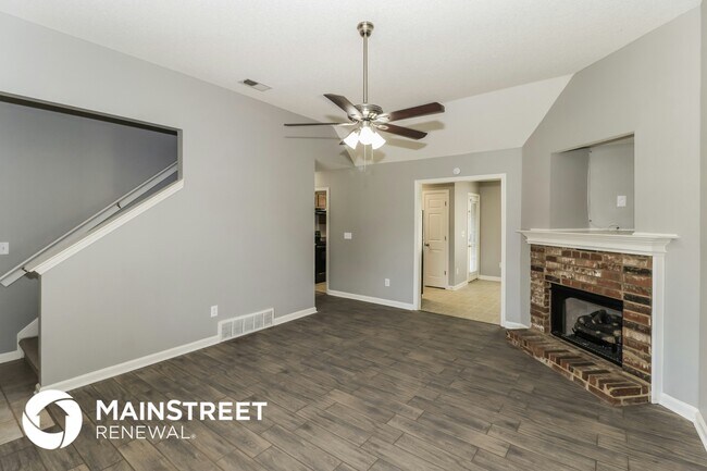 Foto del edificio - 9762 Misty Pine Dr