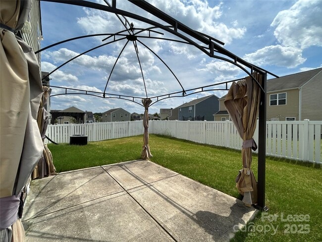 Building Photo - 1007 Garden Web Rd