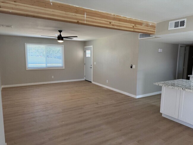 Foto del edificio - 5 Bedroom 3 Bathroom- Mill & Baseline