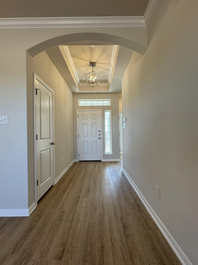 Building Photo - 8810 Happy Vly Dr