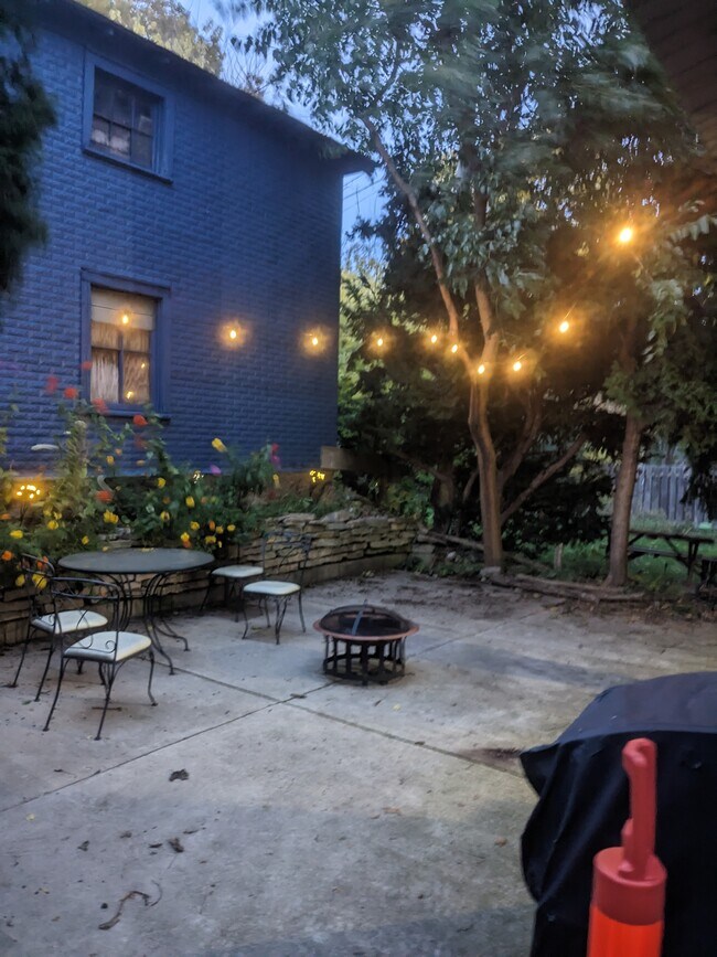 Building Photo - 608 East Lincoln Avenue