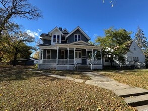 Building Photo - 349 6th Ave S