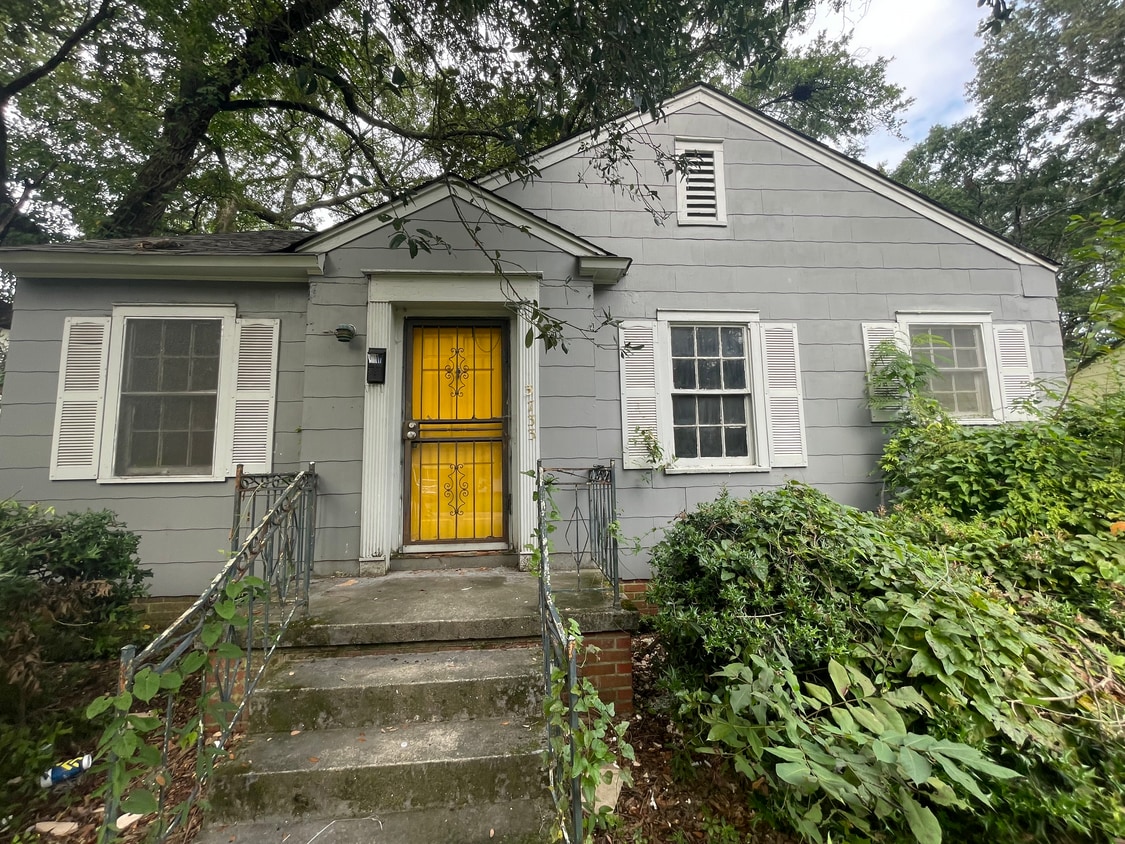 Primary Photo - 3733 Northbrook Dr