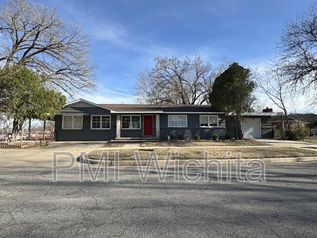 Building Photo - 2528 S Hiram Ave