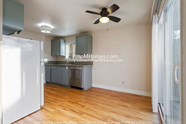 Building Photo - Charming 2 Bedroom Duplex in SW Portland!