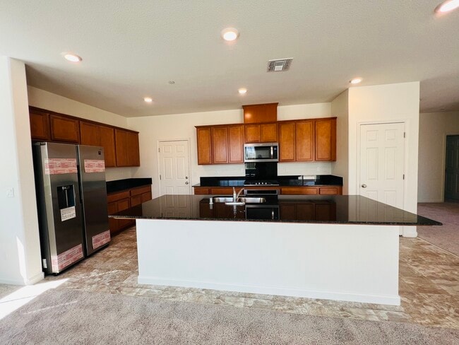 Building Photo - 559 Sunol St