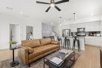 Building Photo - Pique Residences