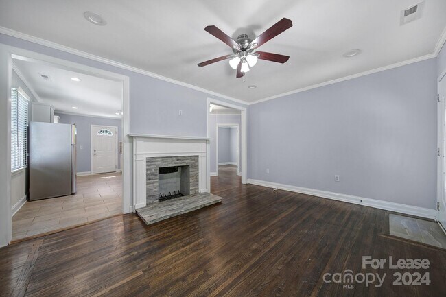Building Photo - 1031 Spruce St