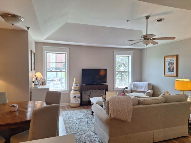 Foto del edificio - Walking distance to UT