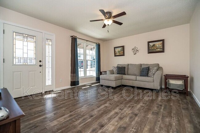 Building Photo - 3515 Carriage Run Dr