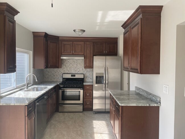 Building Photo - 36614 Park Place Dr