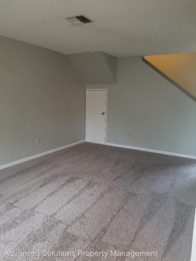 Foto principal - 734 Lake Blvd