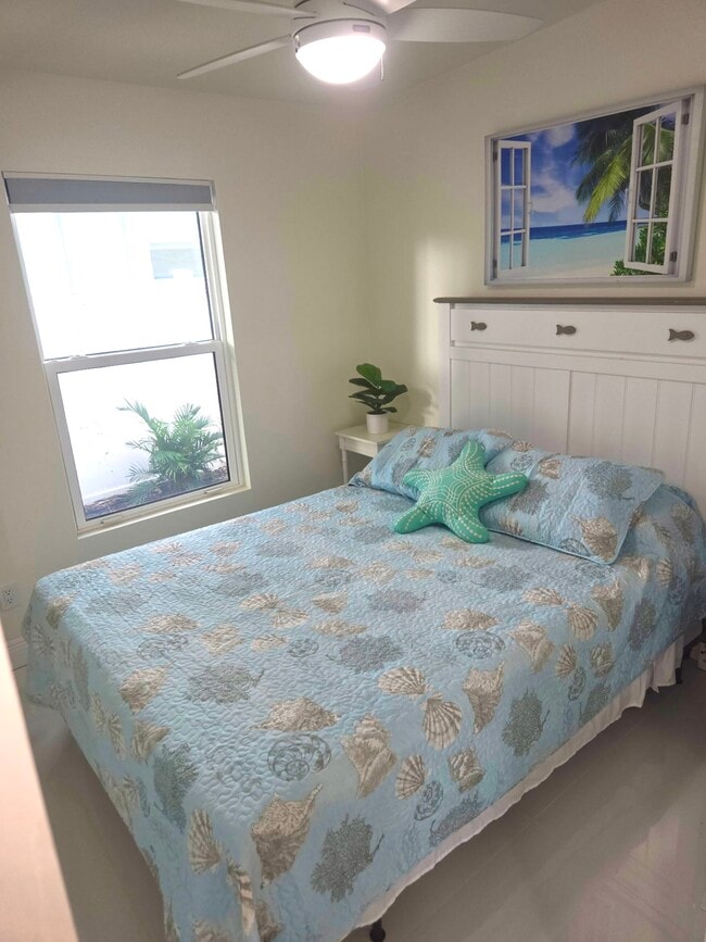 Building Photo - 877 Bruce Ave