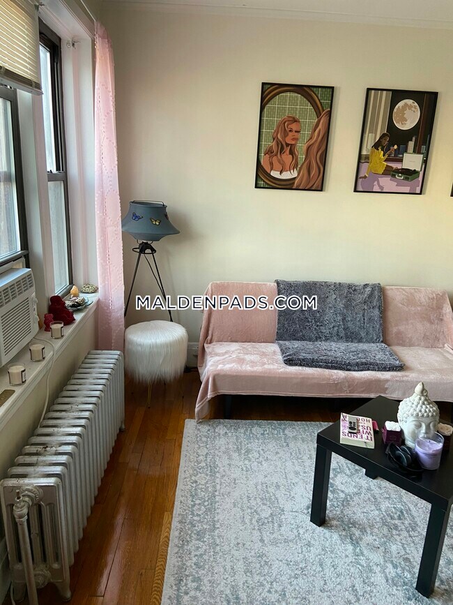 Foto del edificio - 349 Pleasant St.