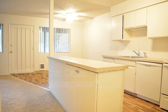 Building Photo - 15901 Quarry Rd