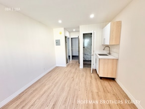 Building Photo - 400 S Berendo St