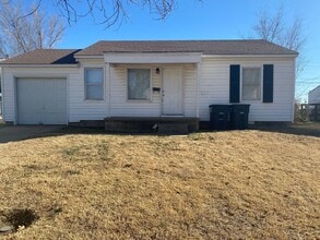 Building Photo - 2541 Everitt Dr