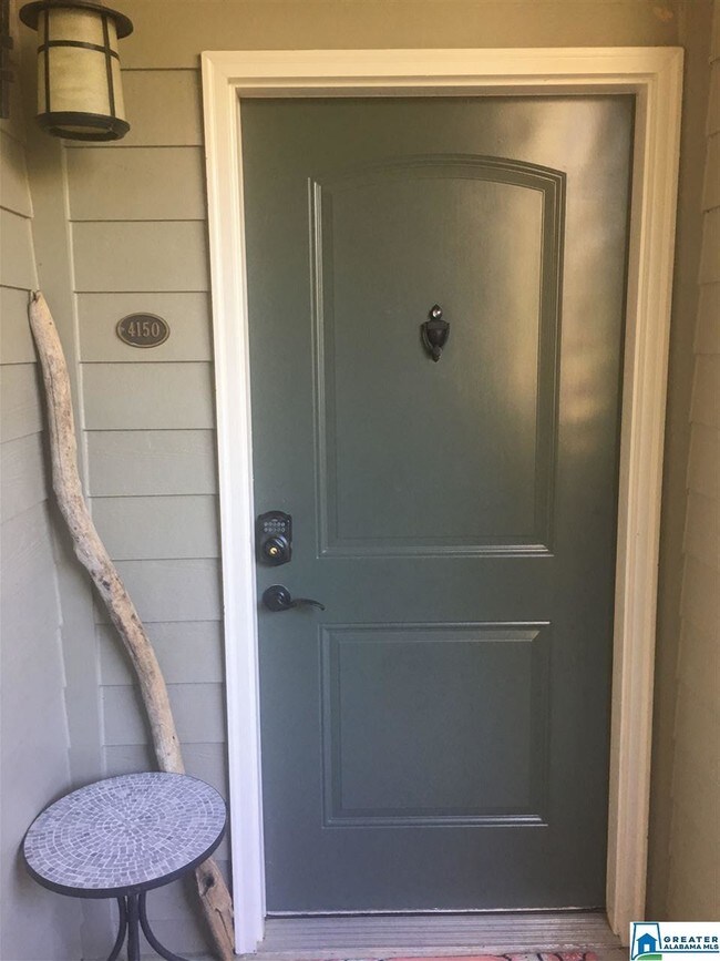 Foto del edificio - 475 River Forest Ln
