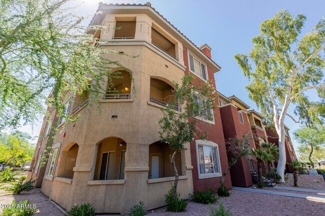 Building Photo - 5401 E Van Buren St