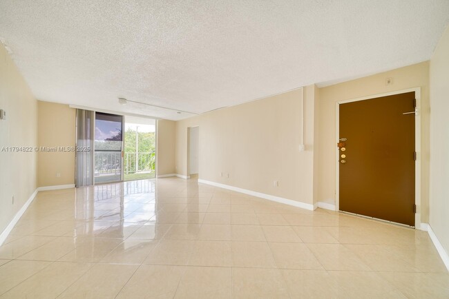 Building Photo - 496 NW 165th St