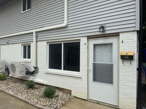 Building Photo - 423 N Cypress St