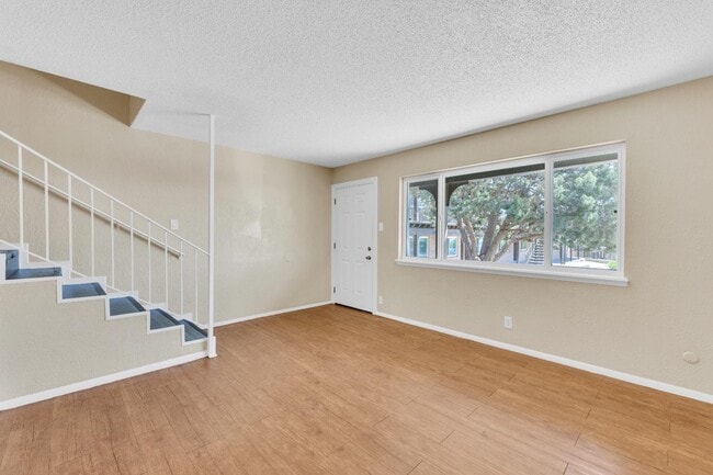 Foto del edificio - 3300 Johnson Ave