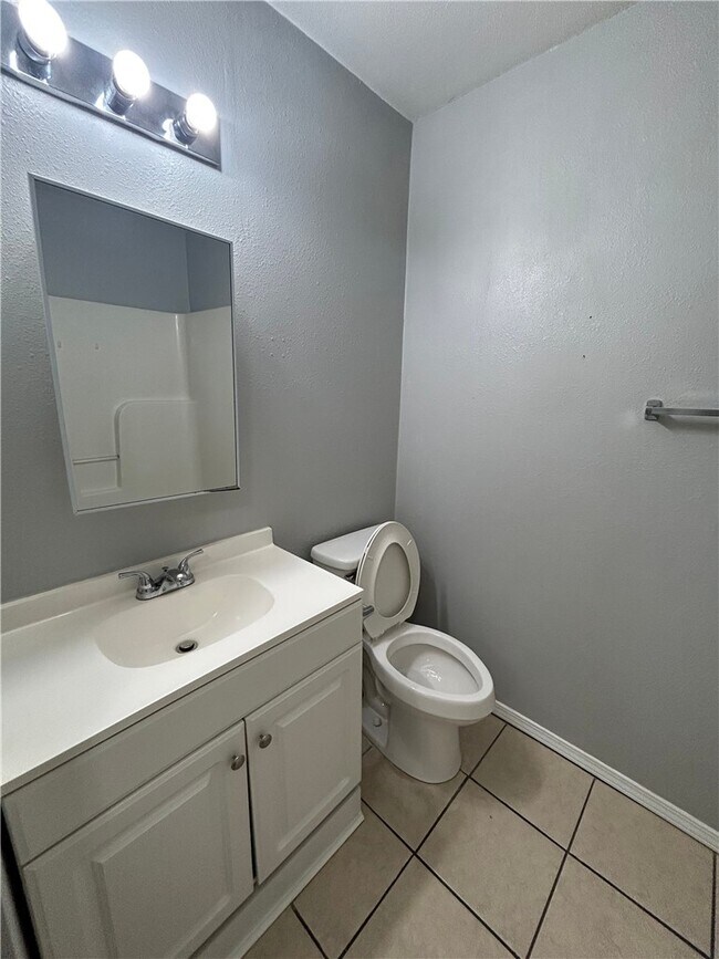 Foto del edificio - 1414 S Powell St