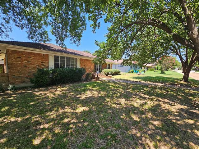 Foto del edificio - 5019 Menefee Dr