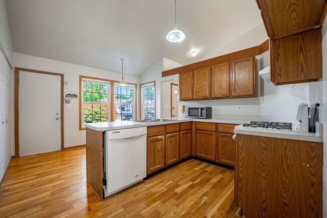 Building Photo - 220 Longford Ct