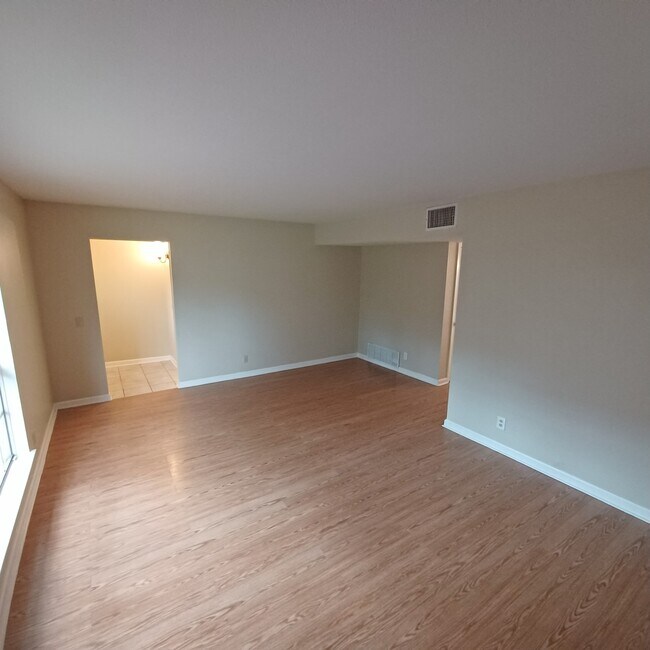 Foto del edificio - 3424 Northmoor St