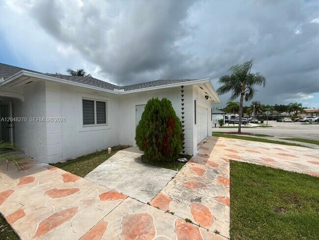 Building Photo - 14305 SW 182nd Terrace