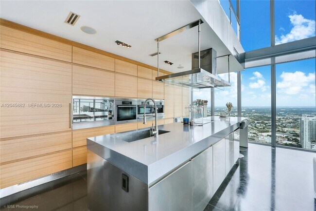 Foto del edificio - 888 Biscayne Blvd
