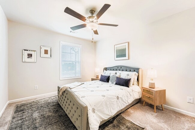 Foto del edificio - 80 Basswood Ln