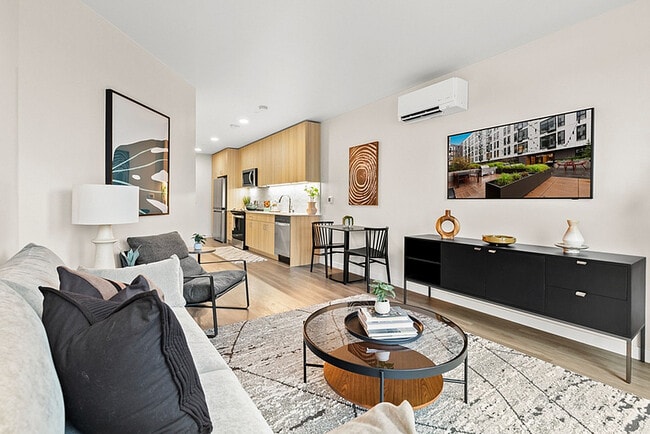 Building Photo - The Hemlock