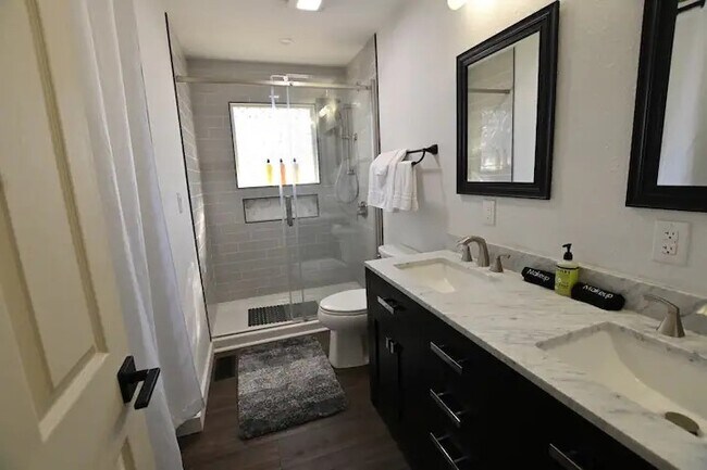 Foto del edificio - 59 Hope Dr