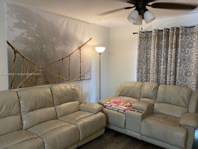 Foto del edificio - 15422 SW 284th St