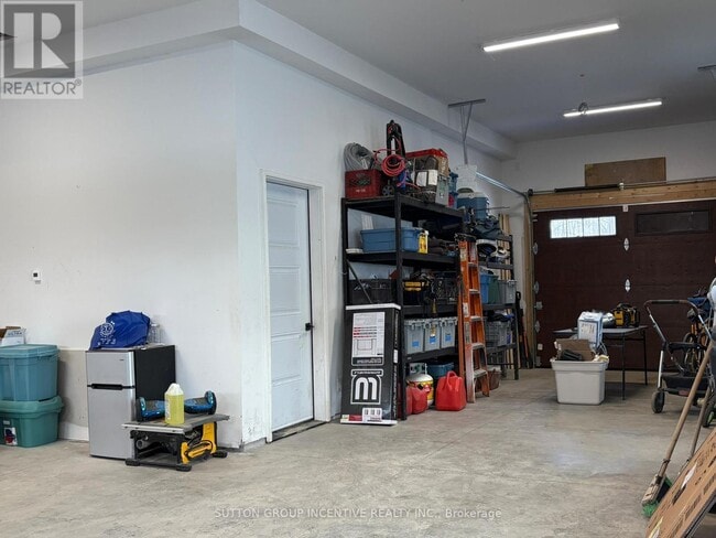 Building Photo - 1784 Big Bay Point Rd