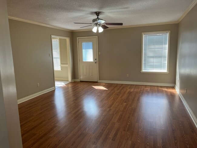 Building Photo - 211 Rodney Guthrie Dr