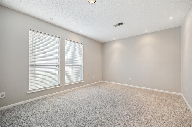 Foto del edificio - 2277 S Kirkwood Rd