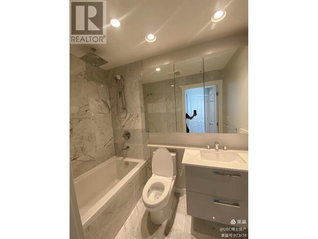 Building Photo - 3563-3563 Ross Drive