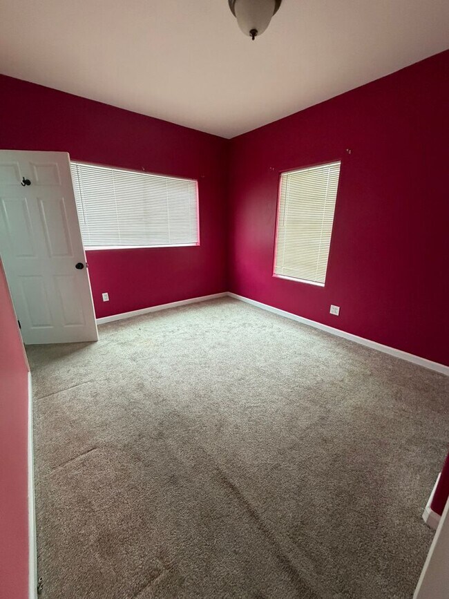 Foto del edificio - 3 Bedroom, 2 Bathroom Home - Located near Sky Lakes and Oregon Tech!